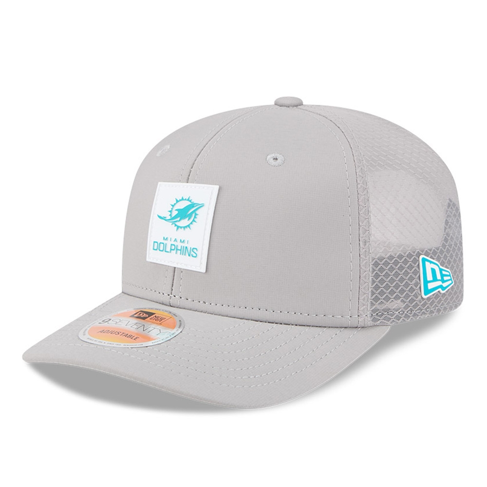 Miami Dolphins 2025 NFL On-Field Sideline 9SEVENTY Trucker Snapback Cap CW Grau