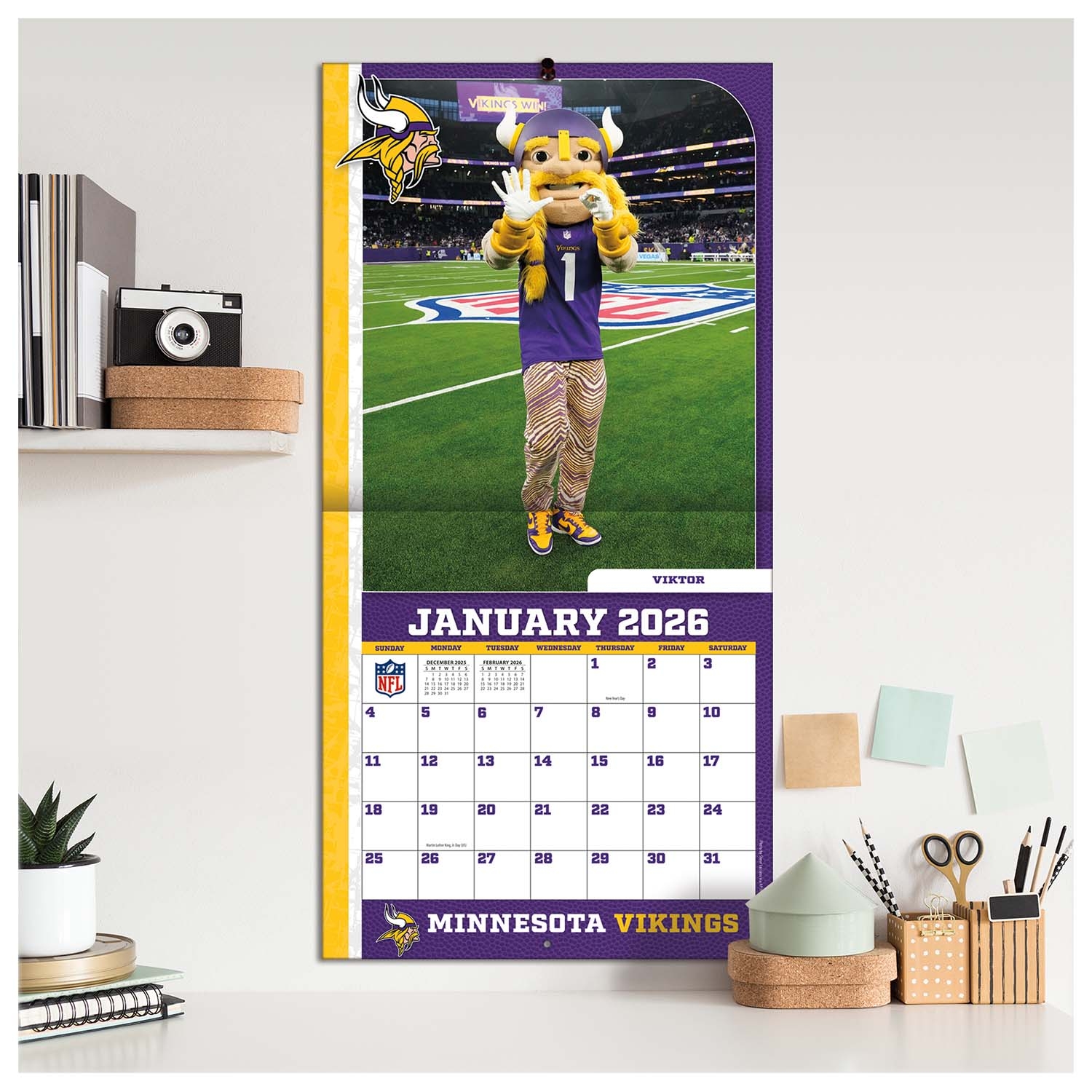 Spielzeug, Text, Schuh, Kamera, Pflanze