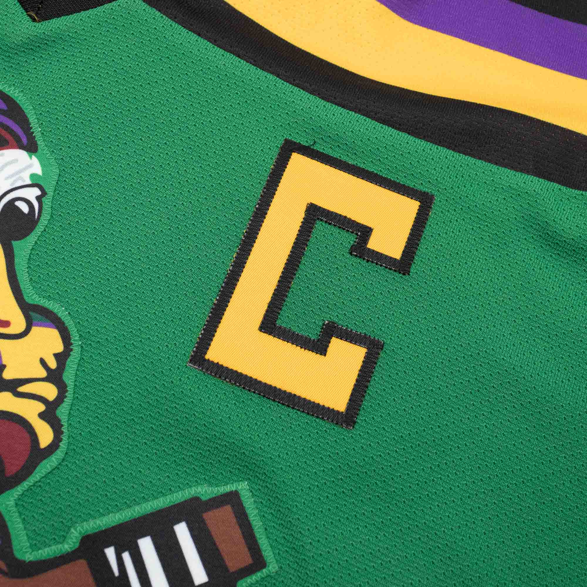 Bekleidung, Hemd, Nummer, Symbol, Text