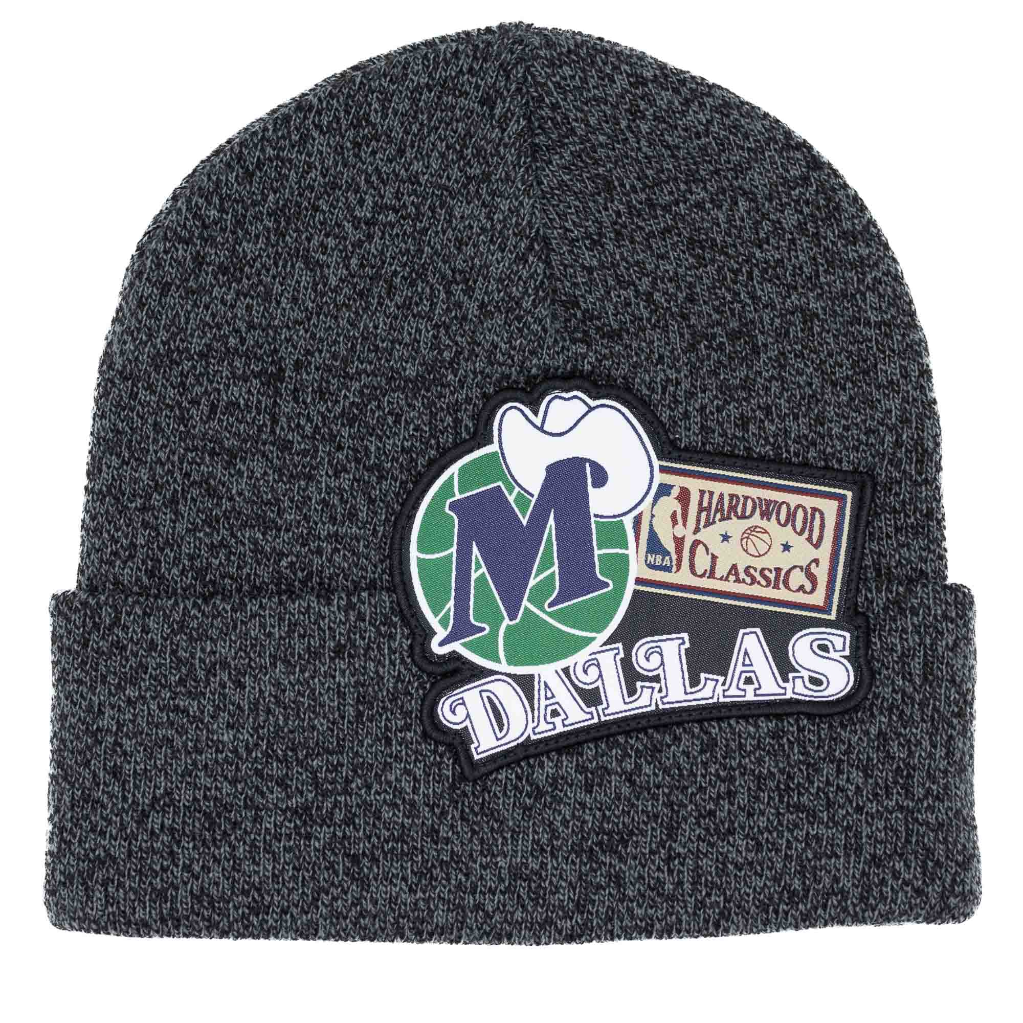Dallas Mavericks XL Logo Patch Mitchell & Ness NBA Beanie Wintermütze