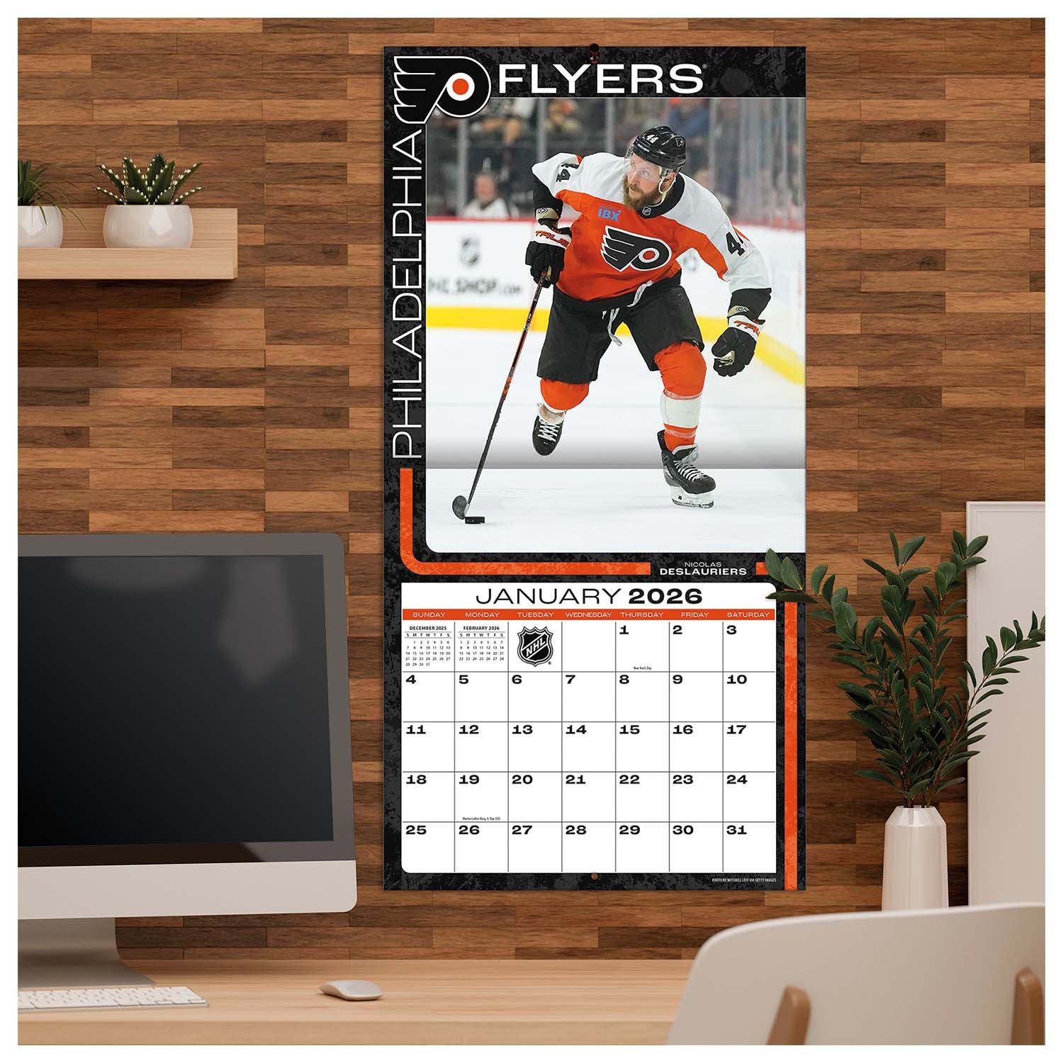 Handschuh, Text, Helm, Person, Pflanze
