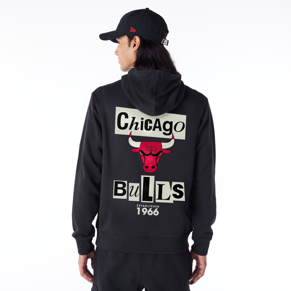 Chicago Bulls Newspaper Script New Era NBA Hoodie Schwarz