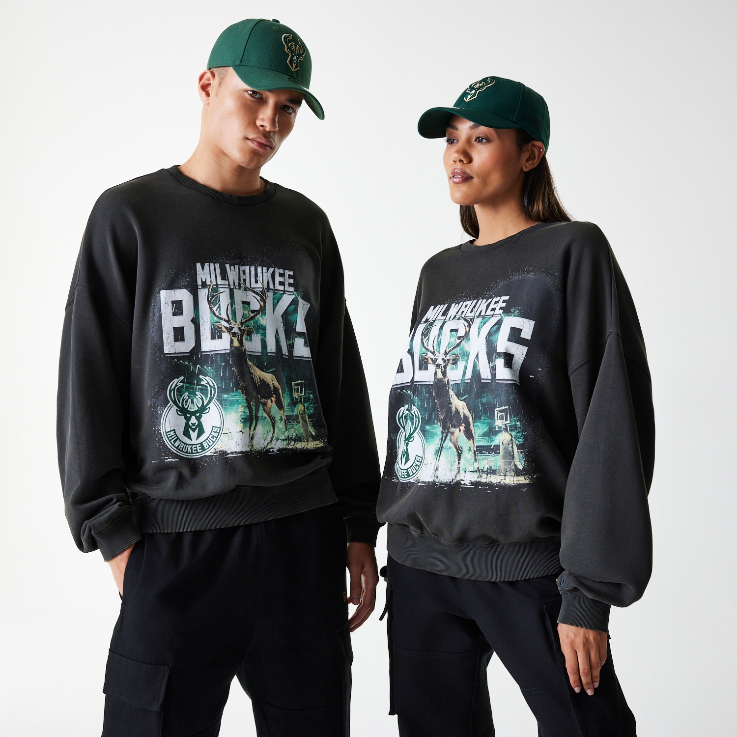 Milwaukee Bucks Washed Oversized NBA Crew Neck Sweater Dunkelgrau