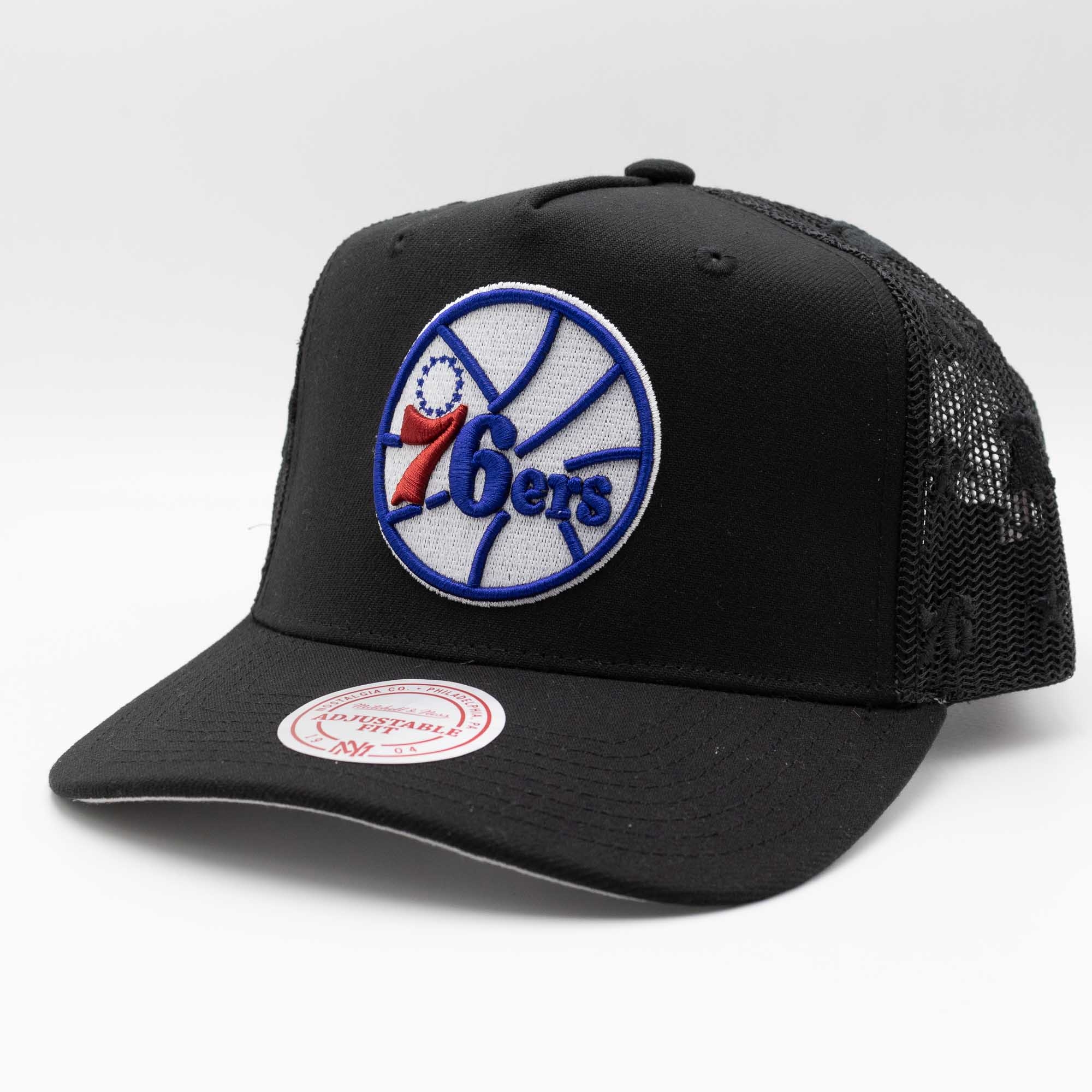 Philadelphia 76ers Mitchell & Ness Monogram NBA Trucker Cap Schwarz